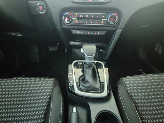 Vehicle image 9 Vehicle image 9