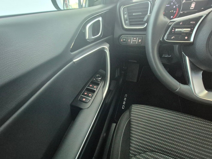 Vehicle image KIA CEED