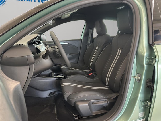 Vehicle image 5 Vehicle image 5