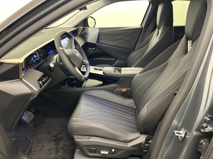 Vehicle image DS AUTOMOBILES DS N°8