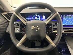 Vehicle image DS AUTOMOBILES No8 E-Tense Pallas