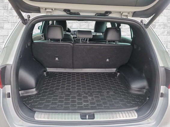 Vehicle image 8 Vehicle image 8