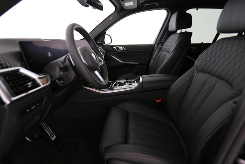 Vehicle image BMW X5