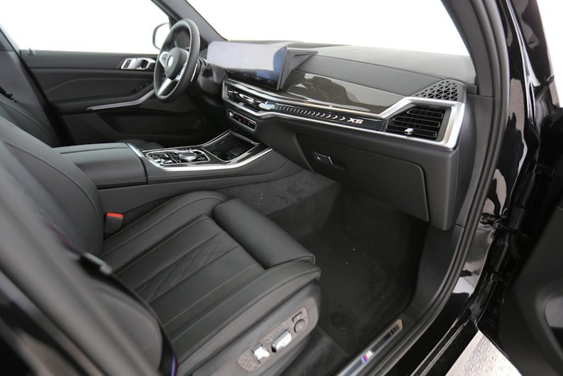 Vehicle image BMW X5