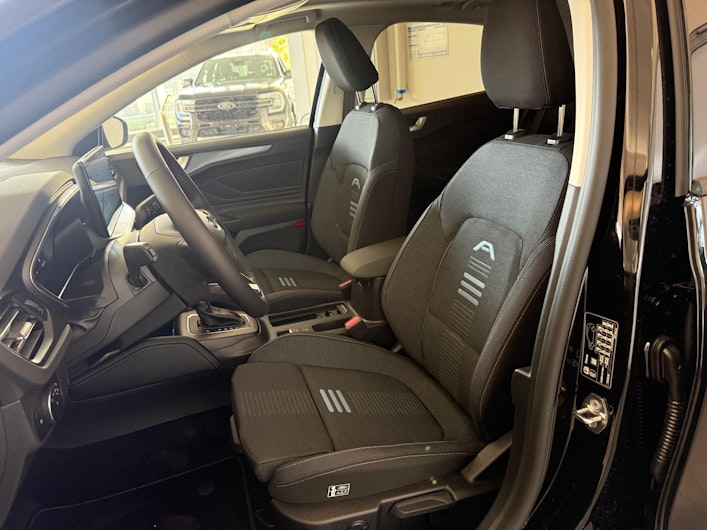 Vehicle image FORD FOCUS