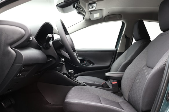 TOYOTA Yaris 1.5 VVT-i HSD Trend 3