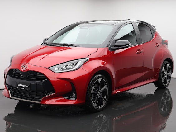 First vehicle image