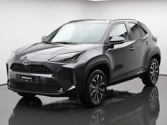 First vehicle image