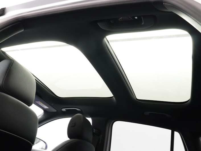 Vehicle image MERCEDES-BENZ EQA 350