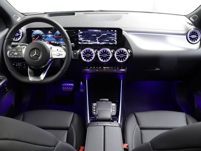 Vehicle image MERCEDES-BENZ EQA 350