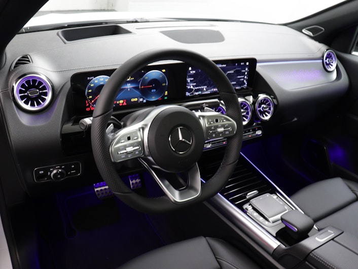 Vehicle image MERCEDES-BENZ EQA 350