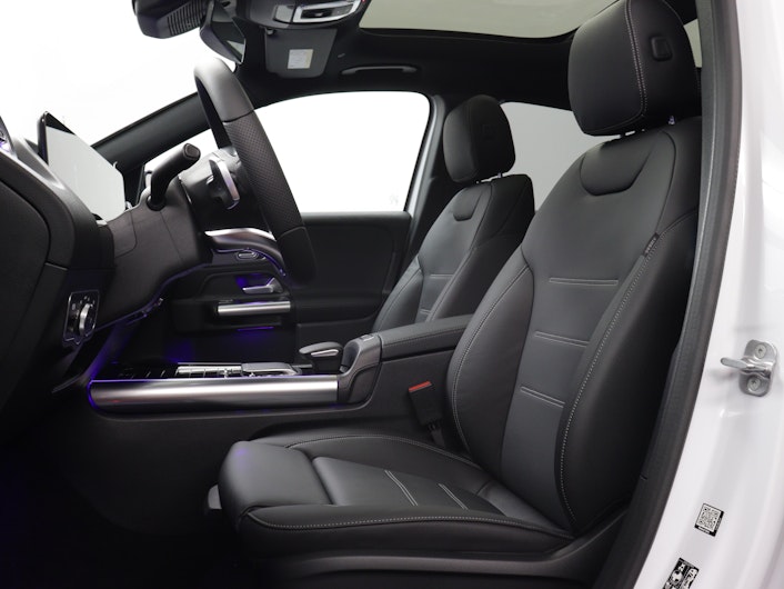 Vehicle image MERCEDES-BENZ EQA 350