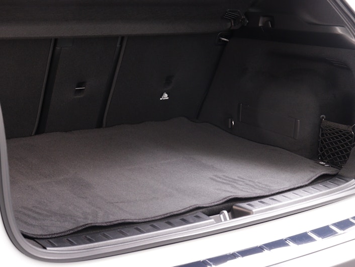 Vehicle image MERCEDES-BENZ EQA 350