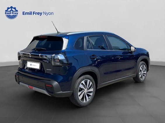 Vehicle image 5