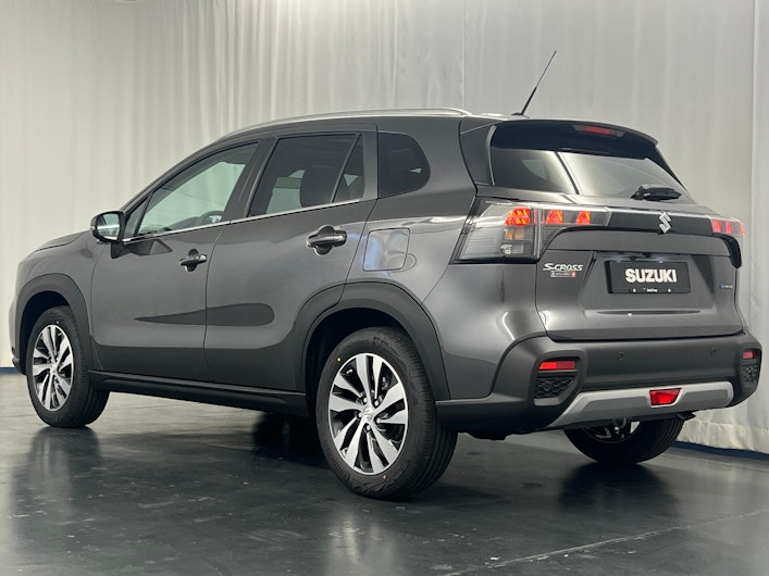 Vehicle image SUZUKI S-CROSS