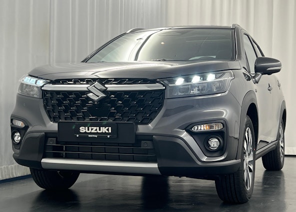 First vehicle image First vehicle image