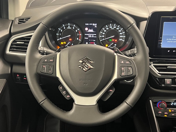 Vehicle image SUZUKI S-CROSS