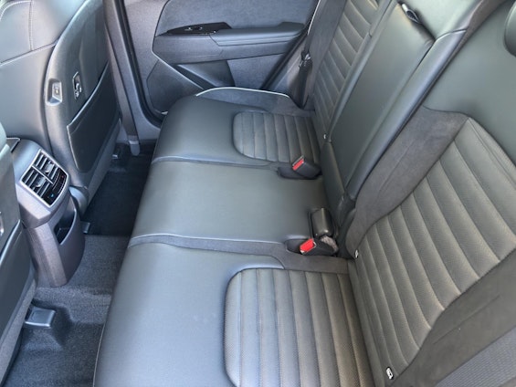 Vehicle image 9 Vehicle image 9