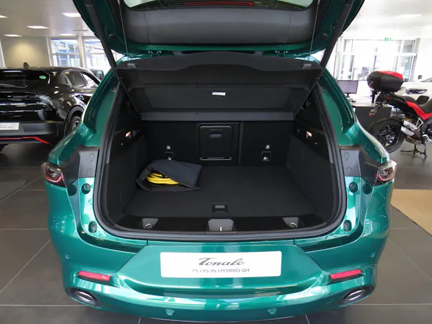 Alfa Romeo Tonale 1.3 Plug-in Hybrid Tributo Italiano Q4