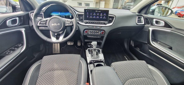 Vehicle image 4 Vehicle image 4