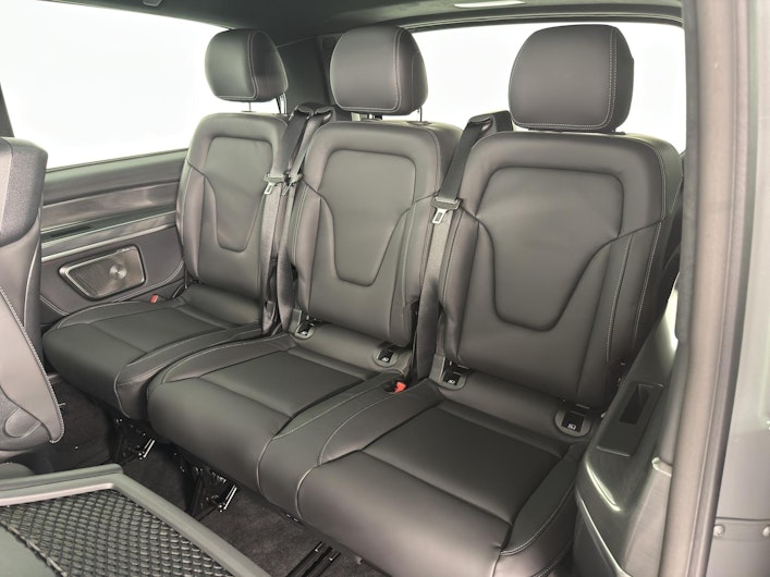 Vehicle image MERCEDES-BENZ V-CLASS