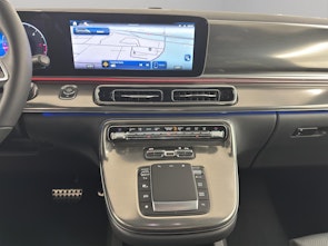 Vehicle image MERCEDES-BENZ V 300 d Swiss Ed. lang 4matic Van