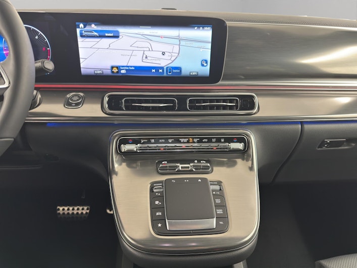 Vehicle image MERCEDES-BENZ V-CLASS