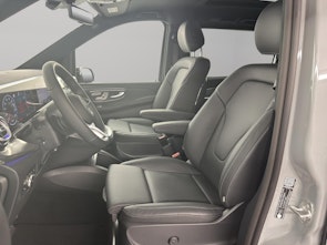 Vehicle image MERCEDES-BENZ V 300 d Swiss Ed. lang 4matic Van