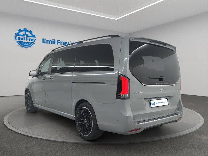 Vehicle image MERCEDES-BENZ V-CLASS