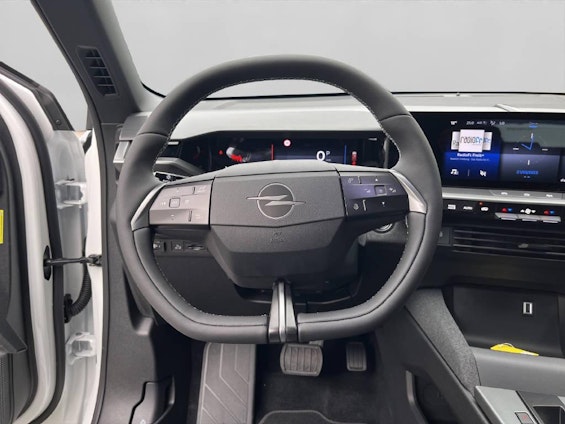 Vehicle image 5 Vehicle image 5