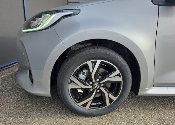 Vehicle image 8 Vehicle image 8