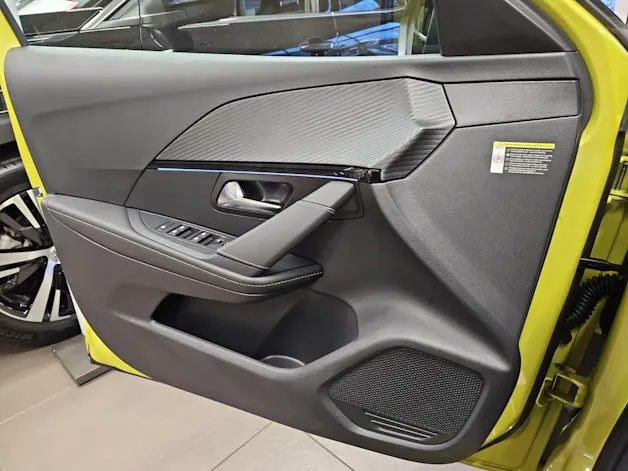 Peugeot 208 e-GT