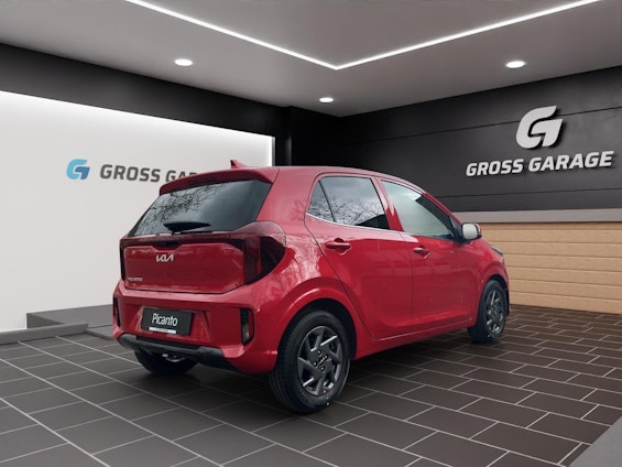 Vehicle image 16 Vehicle image 16