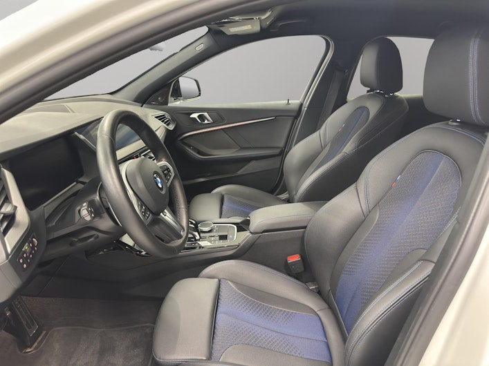 Vehicle image BMW 1 SERIES