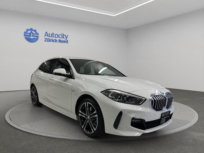 Vehicle image BMW 1 SERIES