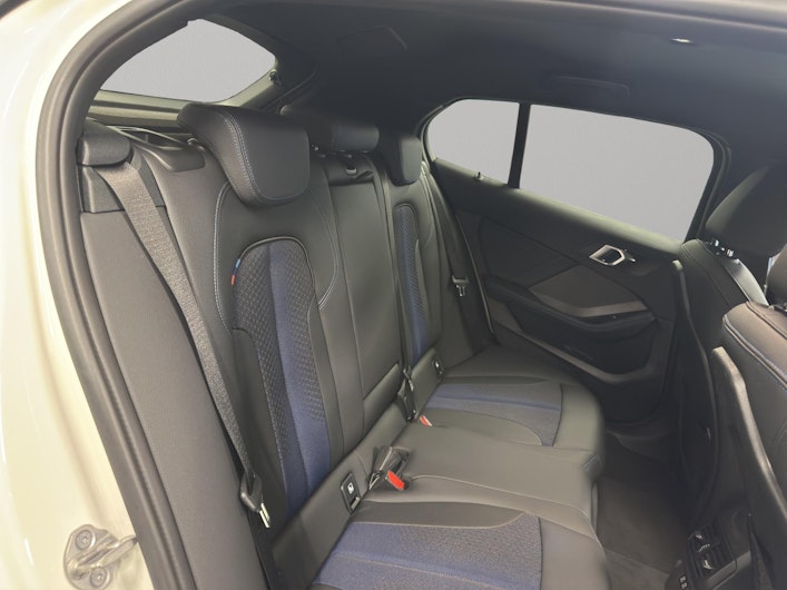 Vehicle image BMW 1 SERIES