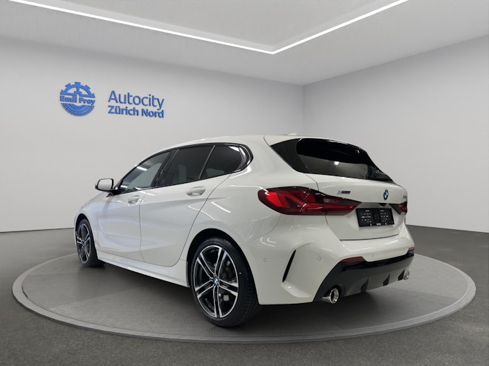 Vehicle image BMW 1 SERIES