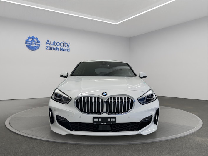 Vehicle image BMW 1 SERIES