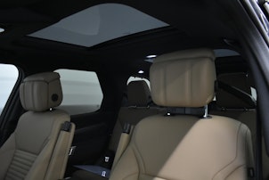 Vehicle image LAND ROVER Discovery 3.0 D I6 350 Dynamic HSE