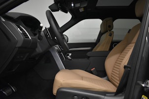 Vehicle image LAND ROVER Discovery 3.0 D I6 350 Dynamic HSE