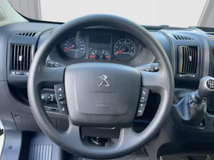 Peugeot Boxer Kaw. 335 L2H2 Verglast 2.2 BlueHDi 140 S/S
