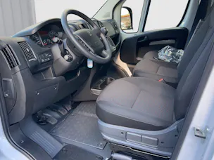Peugeot Boxer Kaw. 335 L2H2 Verglast 2.2 BlueHDi 140 S/S