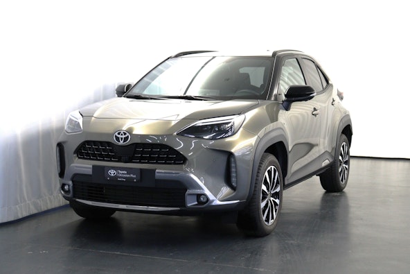 First vehicle image