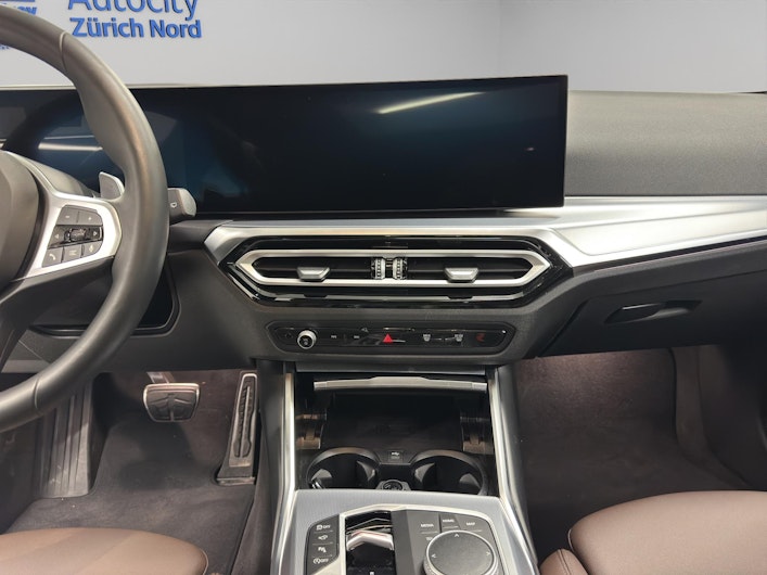 Vehicle image BMW 3 SERIES