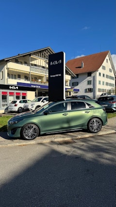 First vehicle image First vehicle image