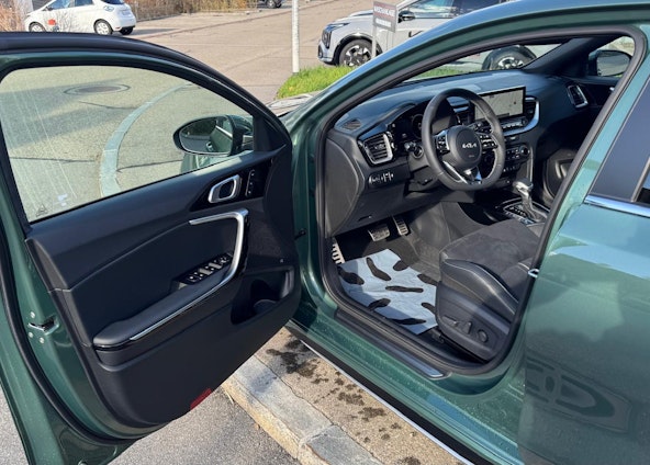 Vehicle image 8 Vehicle image 8