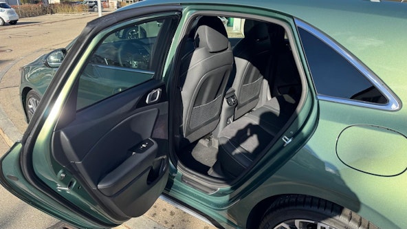 Vehicle image 10 Vehicle image 10