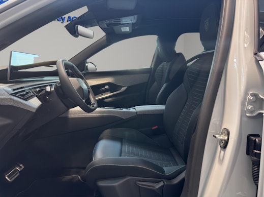 PEUGEOT 3008 1.2 Hybrid GT 1