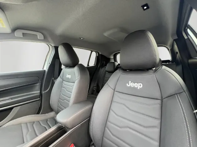 Jeep Avenger 1.2 MHEV Summit