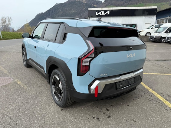 Vehicle image 9 Vehicle image 9